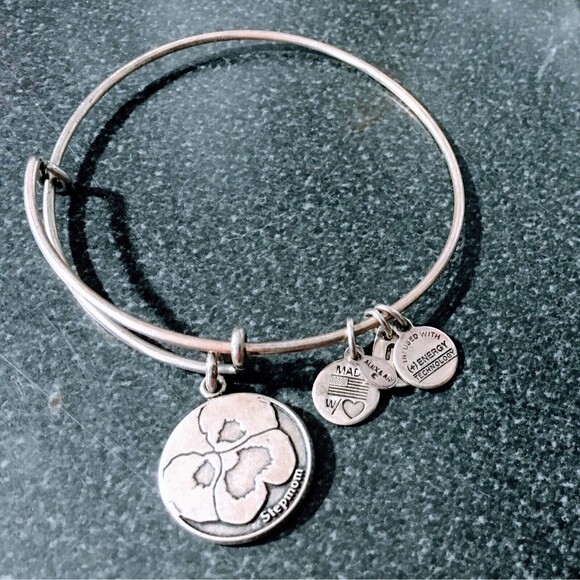 Authentic Alex & Ani Stepmom Silver Tone Expandable Charm Bracelet With Box. - Picture 2 of 11